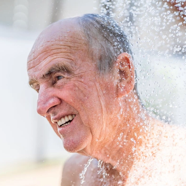 propharm-champu-old-people-hair-shampoo Suppoort image with PROPHARM CHAMPU.